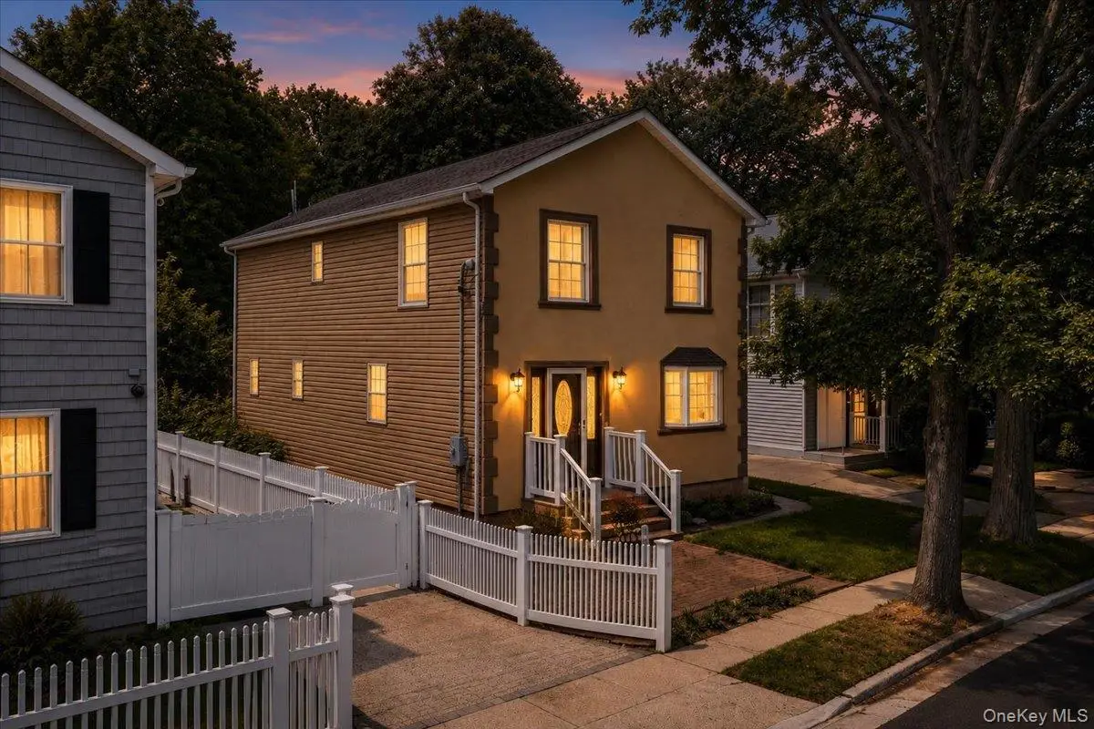 571 Park Avenue, West Hempstead, NY 11552 - #1