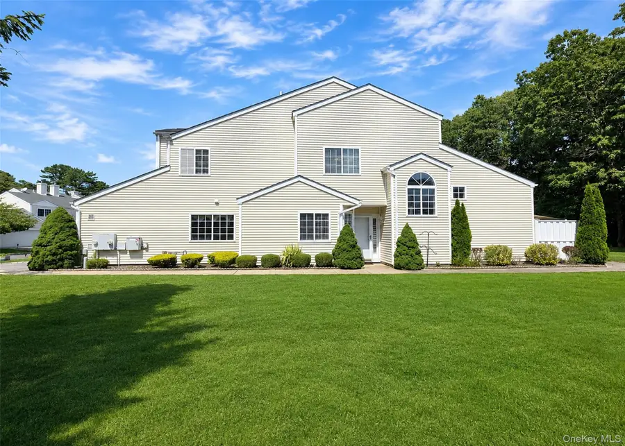 333 Prairie Court, Manorville, NY 11949 - #2