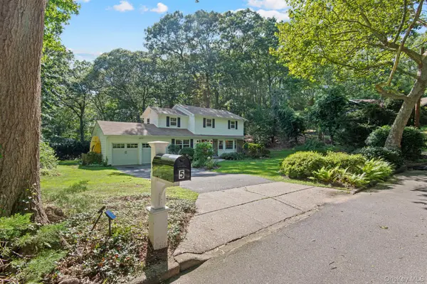 5 Harbor Court, Centerport, NY 11721