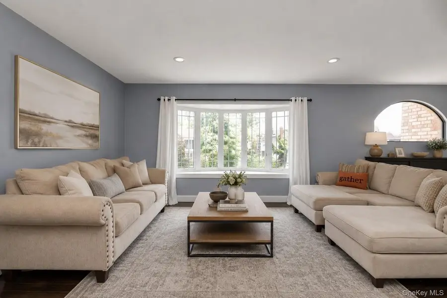46 Valley Lane E, Valley Stream, NY 11581 - #3
