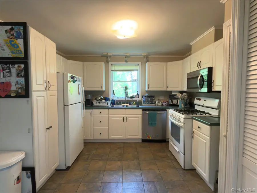15 Forest Drive, Hyde Park, NY 12538 - #2