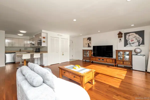 10-10 166 Street #6D, Beechhurst, NY 11357