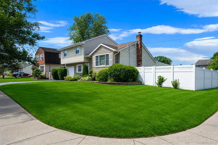 2 Gould Drive, Lake Grove, NY 11755 - #3