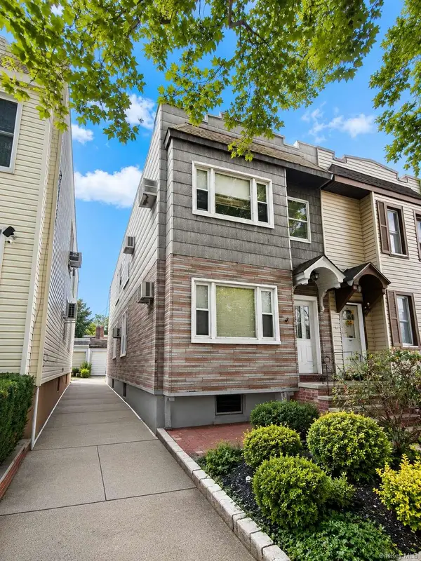 5942 58th Road, Maspeth, NY 11378