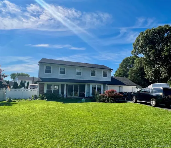 7 Carston Street W, Selden, NY 11784