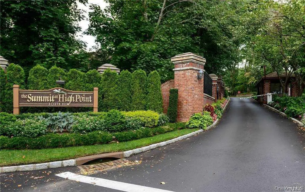 11 Pony Circle, Roslyn Heights, NY 11577 - #1