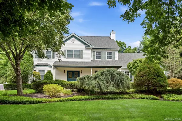 14 Dupont Court, Dix Hills, NY 11746