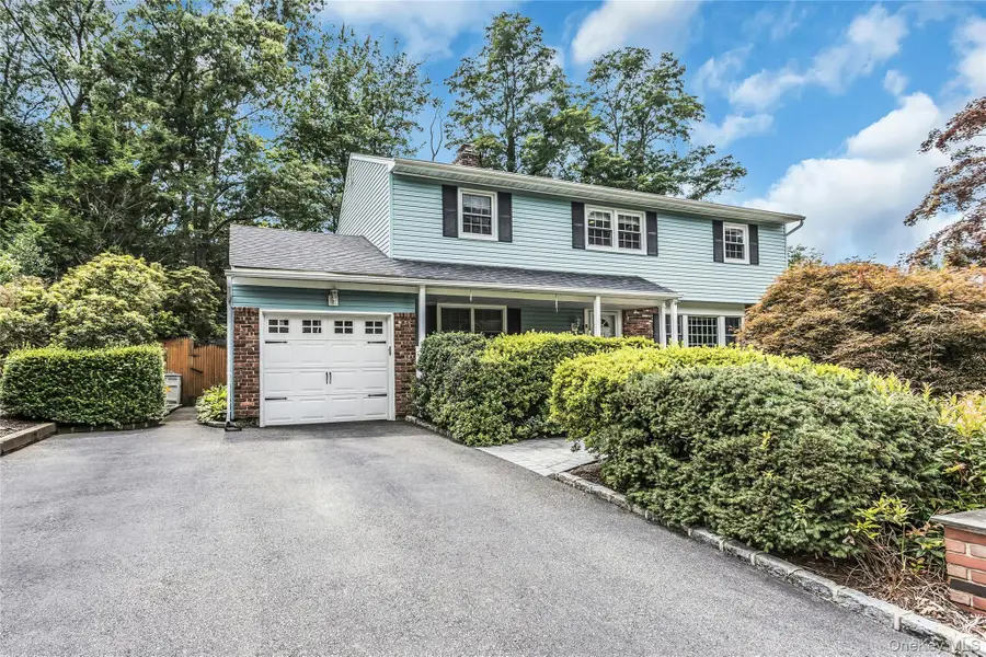 8 Lenmore Drive, Old Bethpage, NY 11804 - #2