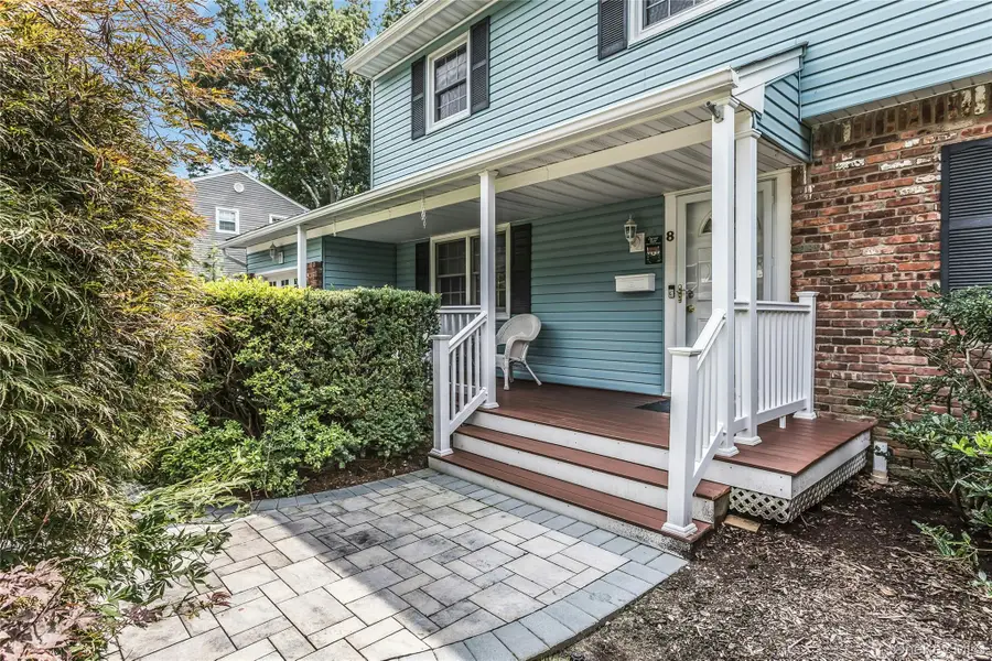 8 Lenmore Drive, Old Bethpage, NY 11804 - #3
