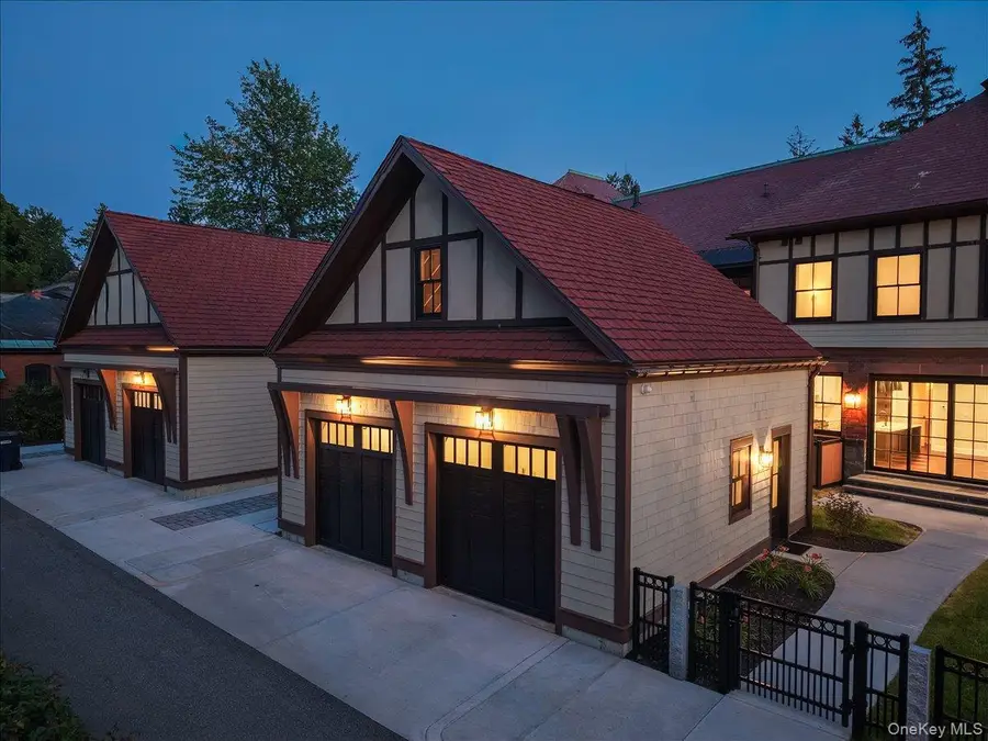 122 Regent Street #1, Saratoga Springs, NY 12866 - #3