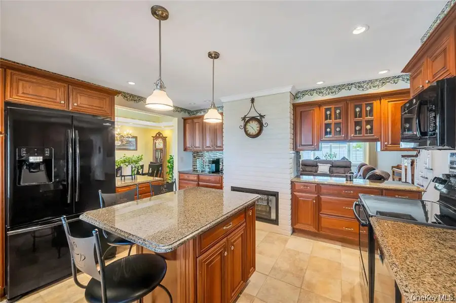 26 Ballad Lane, Hicksville, NY 11801 - #3