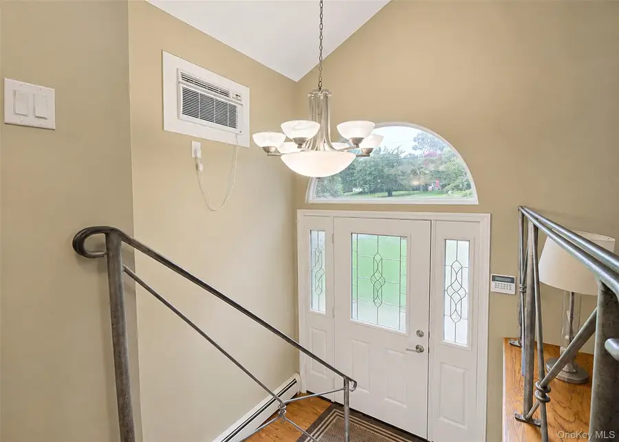 94 Newton Boulevard, Ronkonkoma, NY 11779 - #3