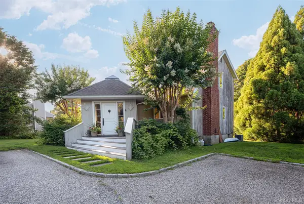 33 Hilltop Road, Southampton, NY 11968