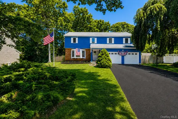 5 Leon Court, Centereach, NY 11720