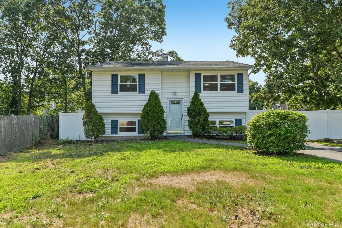 4 Beechwood Drive, Shirley, NY 11967 - #1
