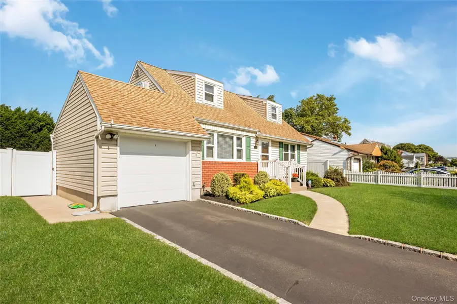 117 Midwood Avenue, Farmingdale, NY 11735 - #3
