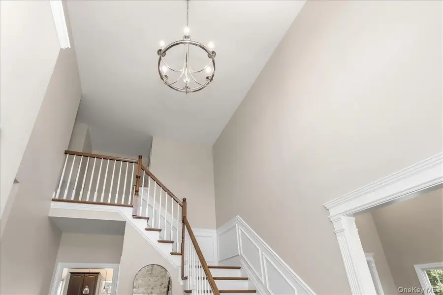5 Preston Hollow Court, Northport, NY 11768 - #3