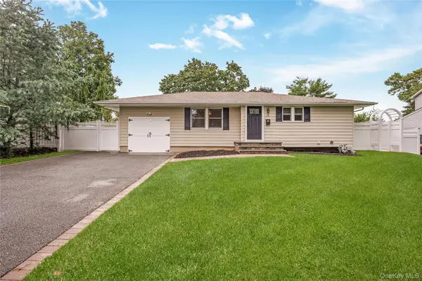 15 Dewey Road, Commack, NY 11725