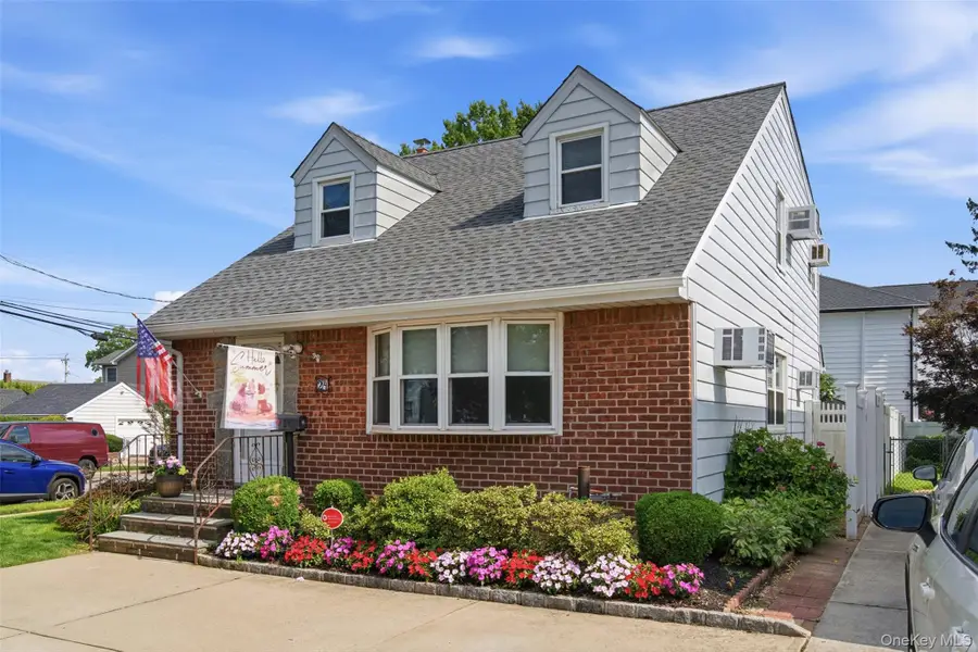 24 Broadmoor Lane, Westbury, NY 11590 - #2
