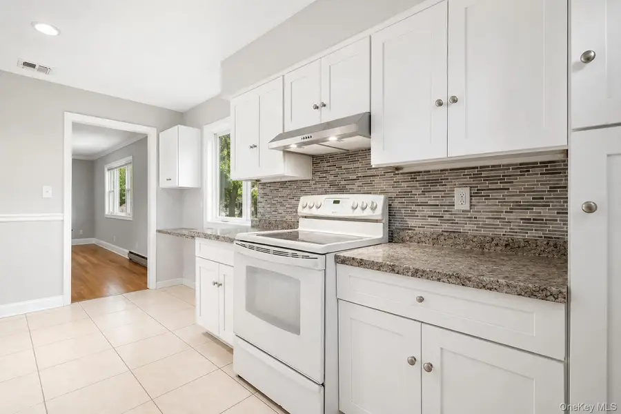 174 Frederick Avenue, South Floral Park, NY 11001 - #3