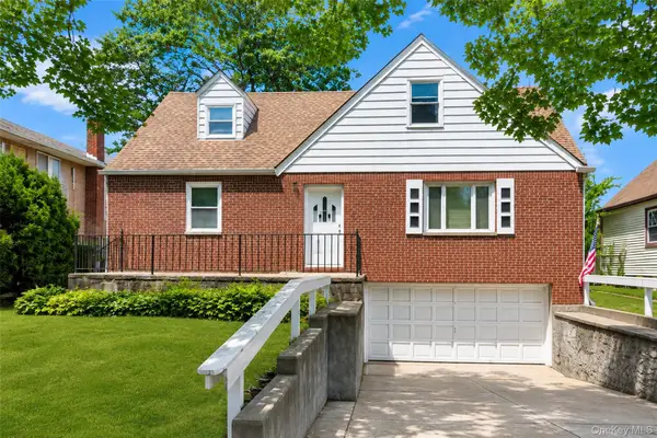 325 W Valley Stream Boulevard, Valley Stream, NY 11580