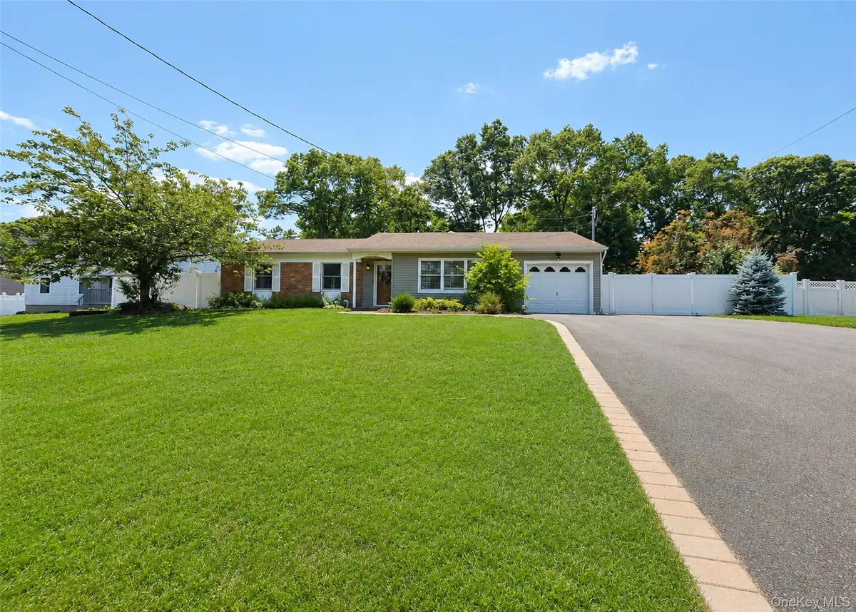 4476 Express Drive S, Ronkonkoma, NY 11779 - #1