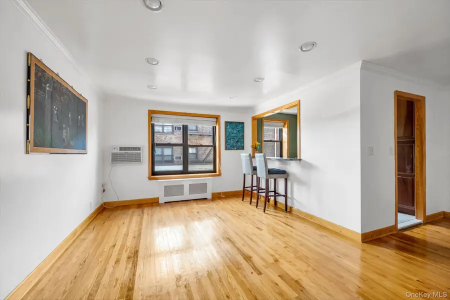 2 W Mill Drive #1B, Great Neck, NY 11021 - #3