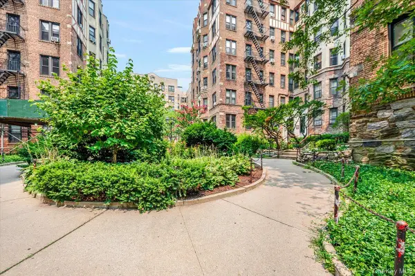 758 Brady Court #214, Bronx, NY 10462