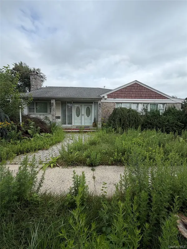 26106 69th Avenue, Glen Oaks, NY 11004