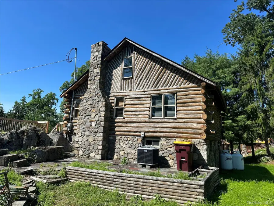 122 Woods Road, Greenwood Lake, NY 10925 - #3