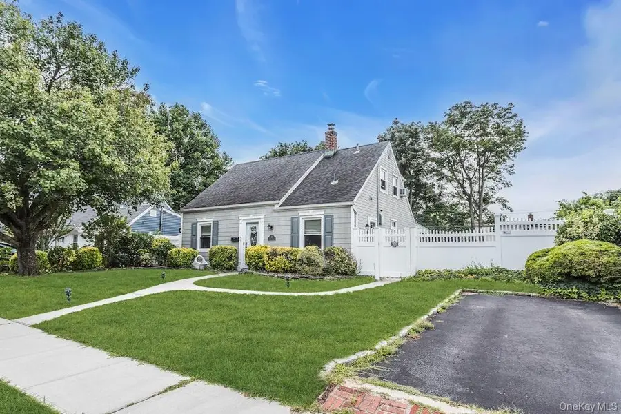 34 Vista Lane, Levittown, NY 11756 - #2