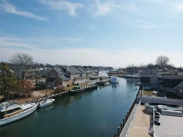 370 Clocks Boulevard, Massapequa, NY 11758