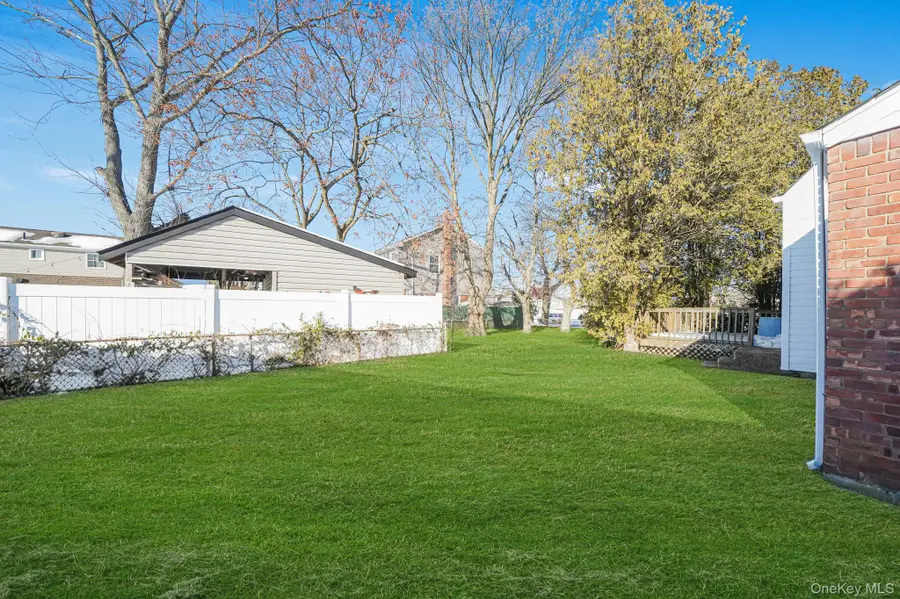 182 W 17th Street, Deer Park, NY 11729 - #3
