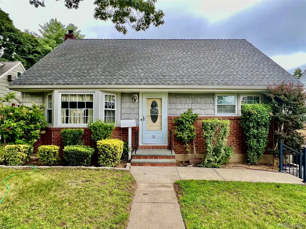 31 Edward Street, Lynbrook, NY 11563 - #1