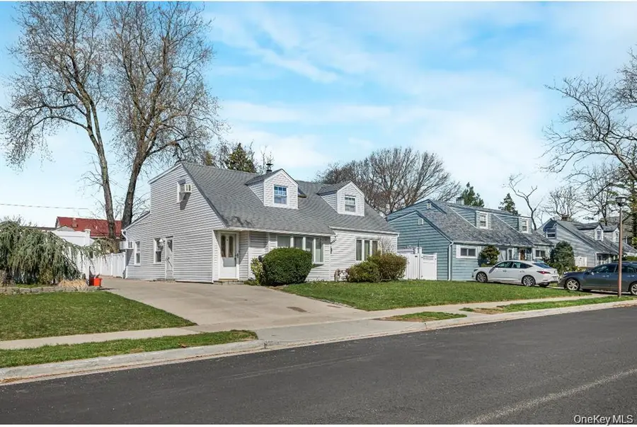 758 Wyngate Drive, Valley Stream, NY 11580 - #3