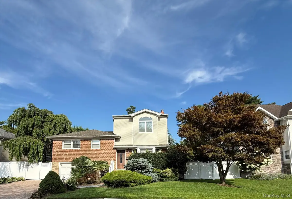 26 Kathleen Drive E, Syosset, NY 11791 - #1