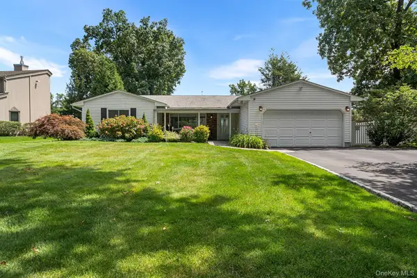 11 Pimlico Drive, Commack, NY 11725