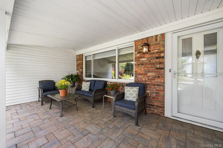 11 Pimlico Drive, Commack, NY 11725 - #2
