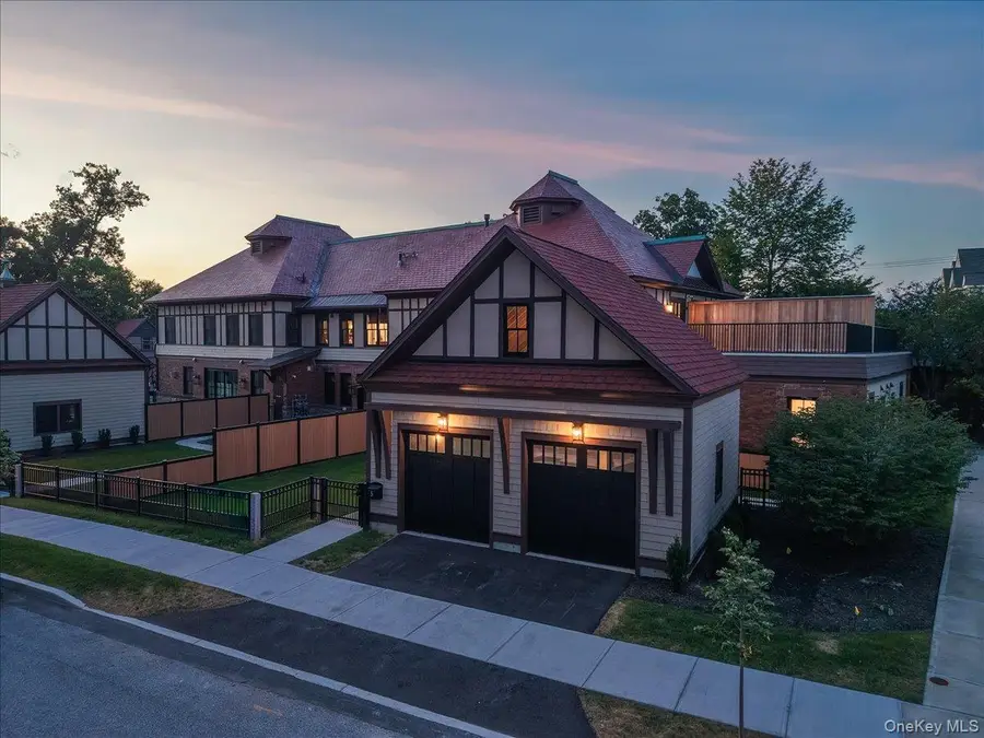 122 Regent Street #5, Saratoga Springs, NY 12866 - #2
