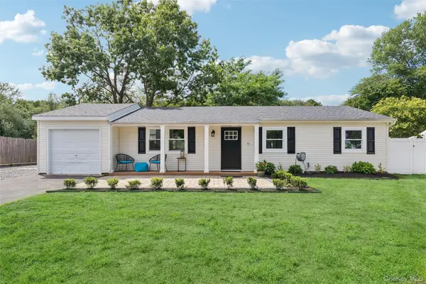 91 Circle Drive W, Patchogue, NY 11772