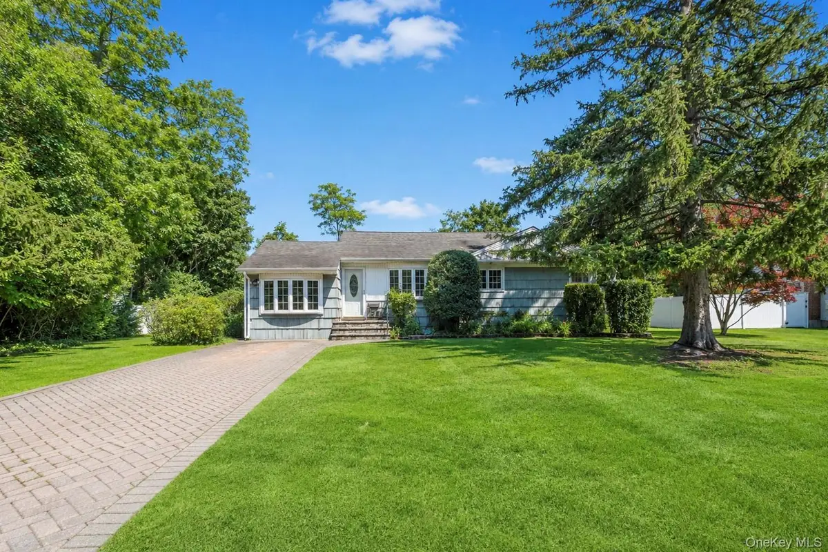 1 Dale Lane, Smithtown, NY 11787 - #1