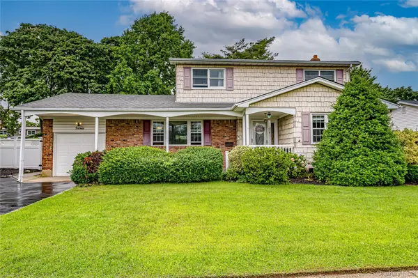 16 Regina Drive, Sayville, NY 11782