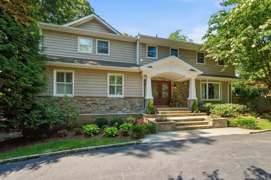 8 Clayton Drive, Dix Hills, NY 11746 - #3