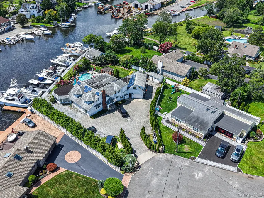 64 Mowbray Avenue, Bay Shore, NY 11706 - #2
