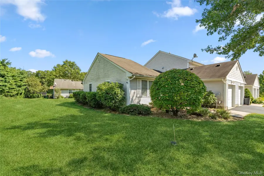104 Sagaponack Court, Melville, NY 11747 - #3