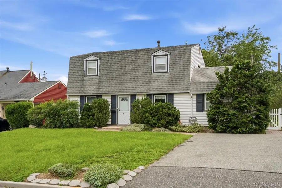 21 Appletree Lane, Carle Place, NY 11514 - #2