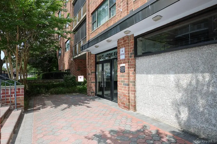 100 Clinton Avenue #2T, Mineola, NY 11501 - #2