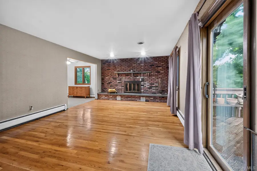 211 Waters Edge, Valley Cottage, NY 10989 - #3