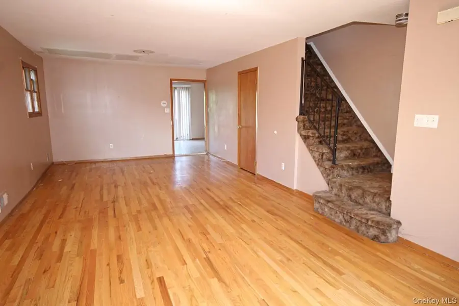5 Abbey Road, Staten Island, NY 10308 - #2