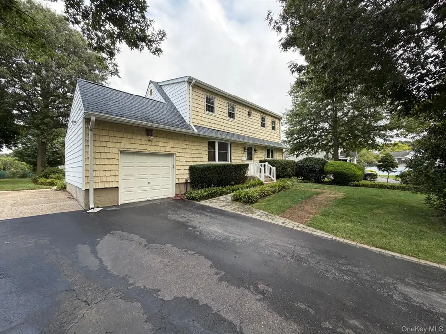 21 Purdy Avenue, East Northport, NY 11731 - #3